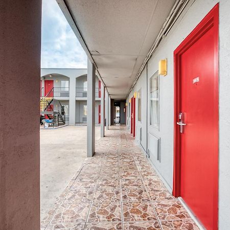Oyo Hotel San Antonio Lackland Air Force Base West 외부 사진