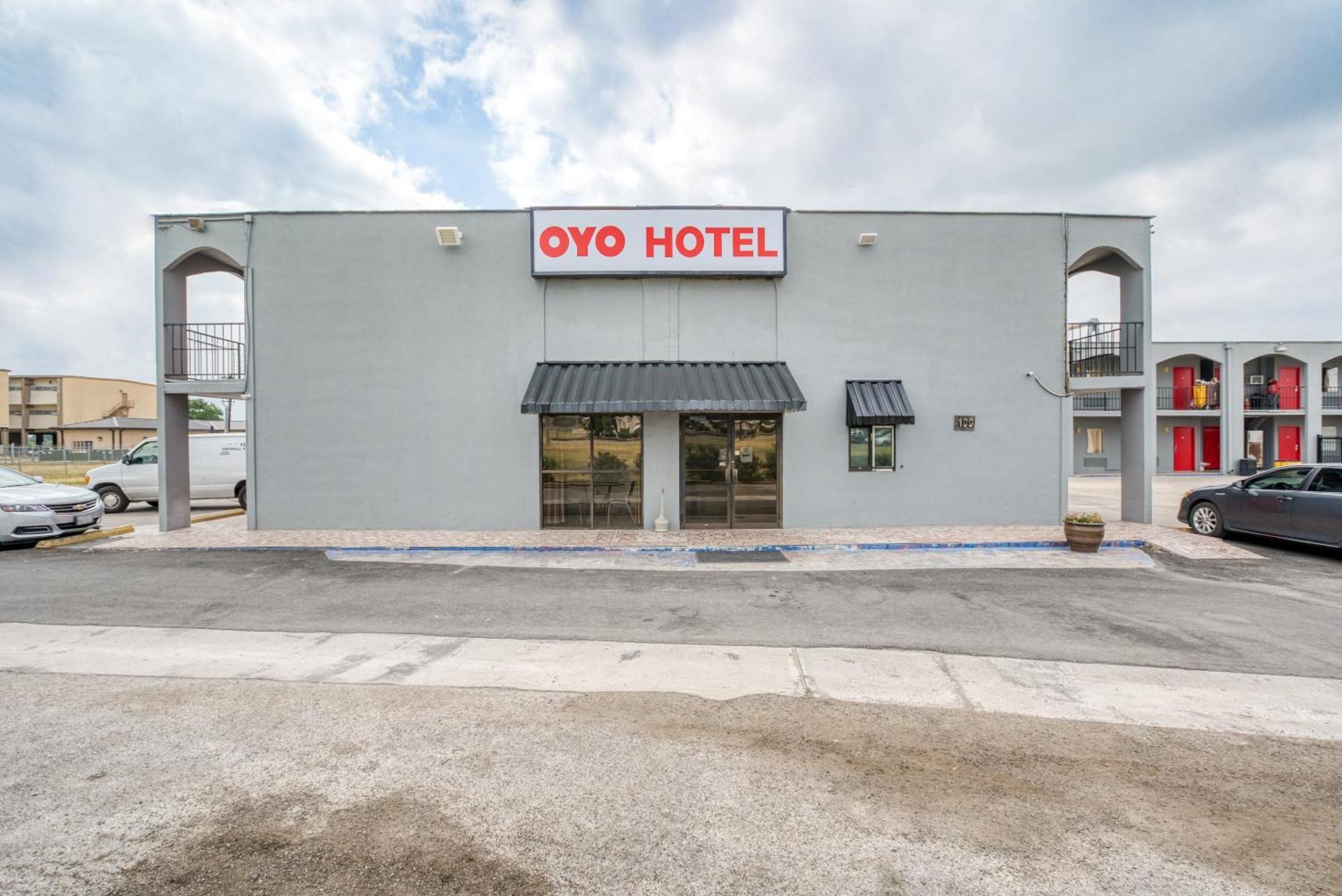 Oyo Hotel San Antonio Lackland Air Force Base West 외부 사진