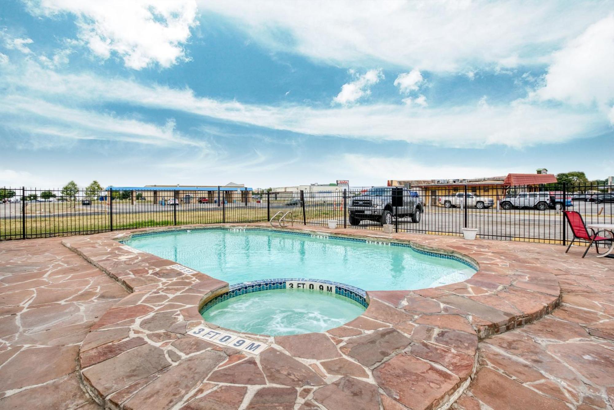 Oyo Hotel San Antonio Lackland Air Force Base West 외부 사진