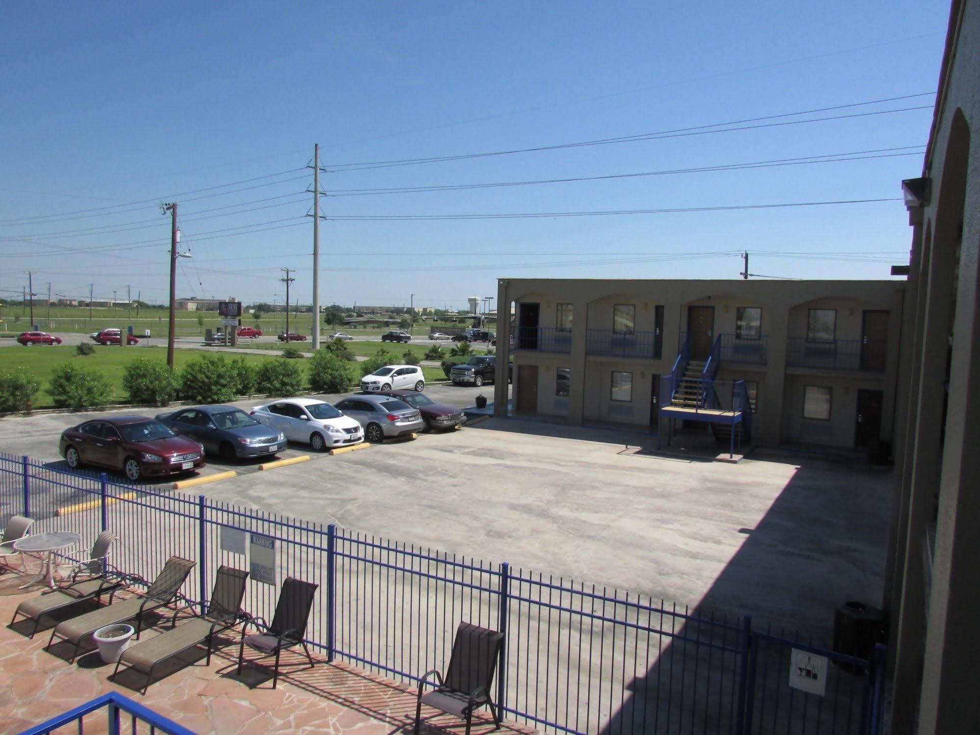 Oyo Hotel San Antonio Lackland Air Force Base West 외부 사진